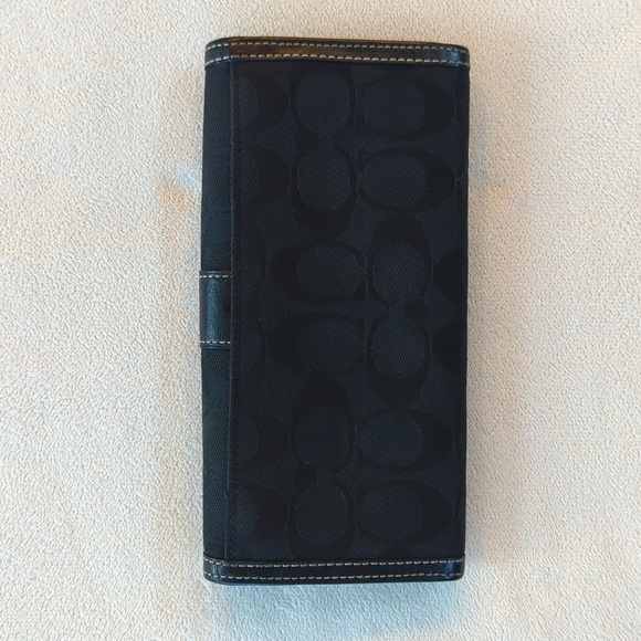 COACH | Women's Signature Wallet in Canvas & Black Leather - Picture 2 of 8